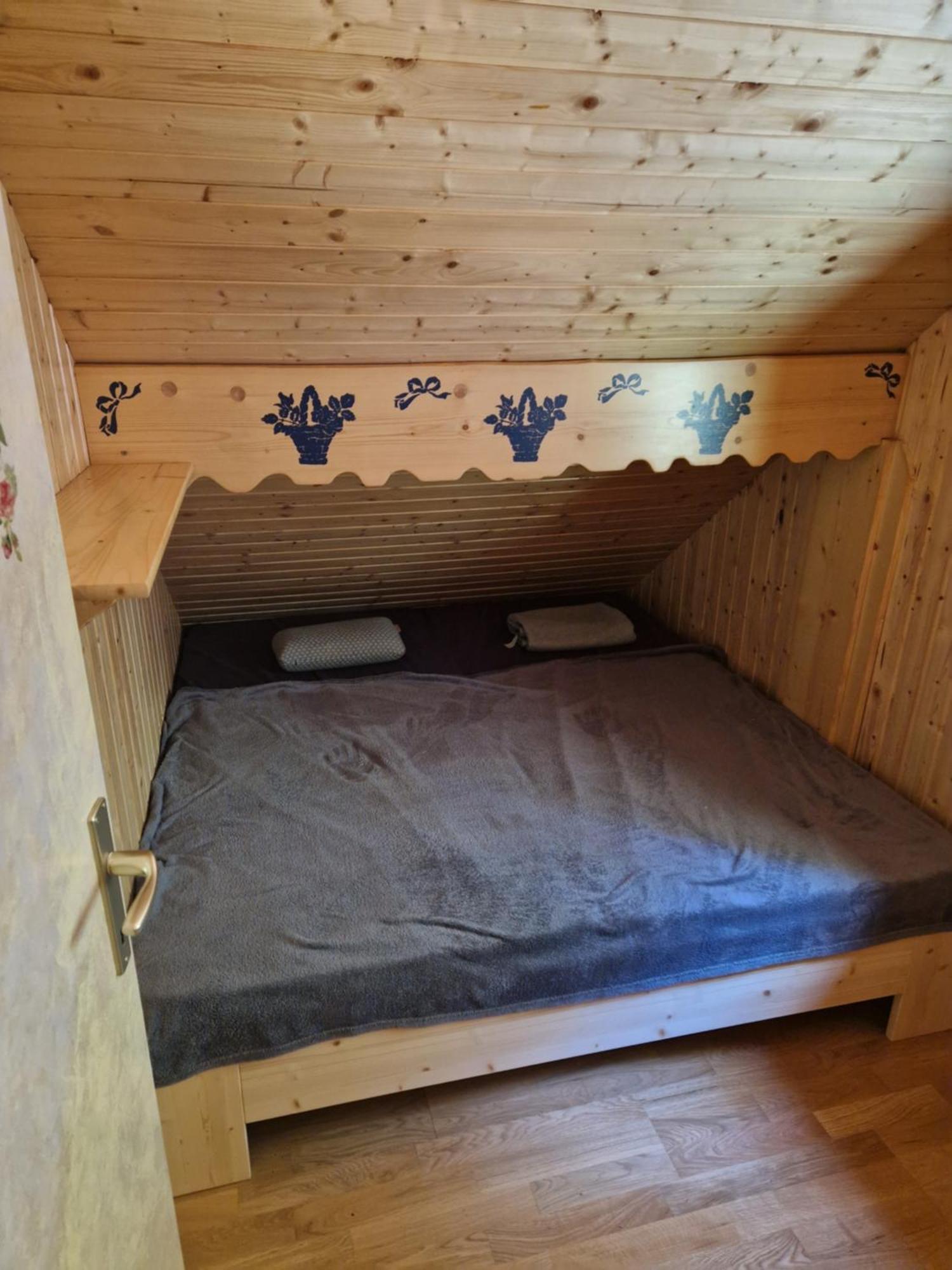 Koca V Gozdu, Forest House Near Блед Екстериор снимка