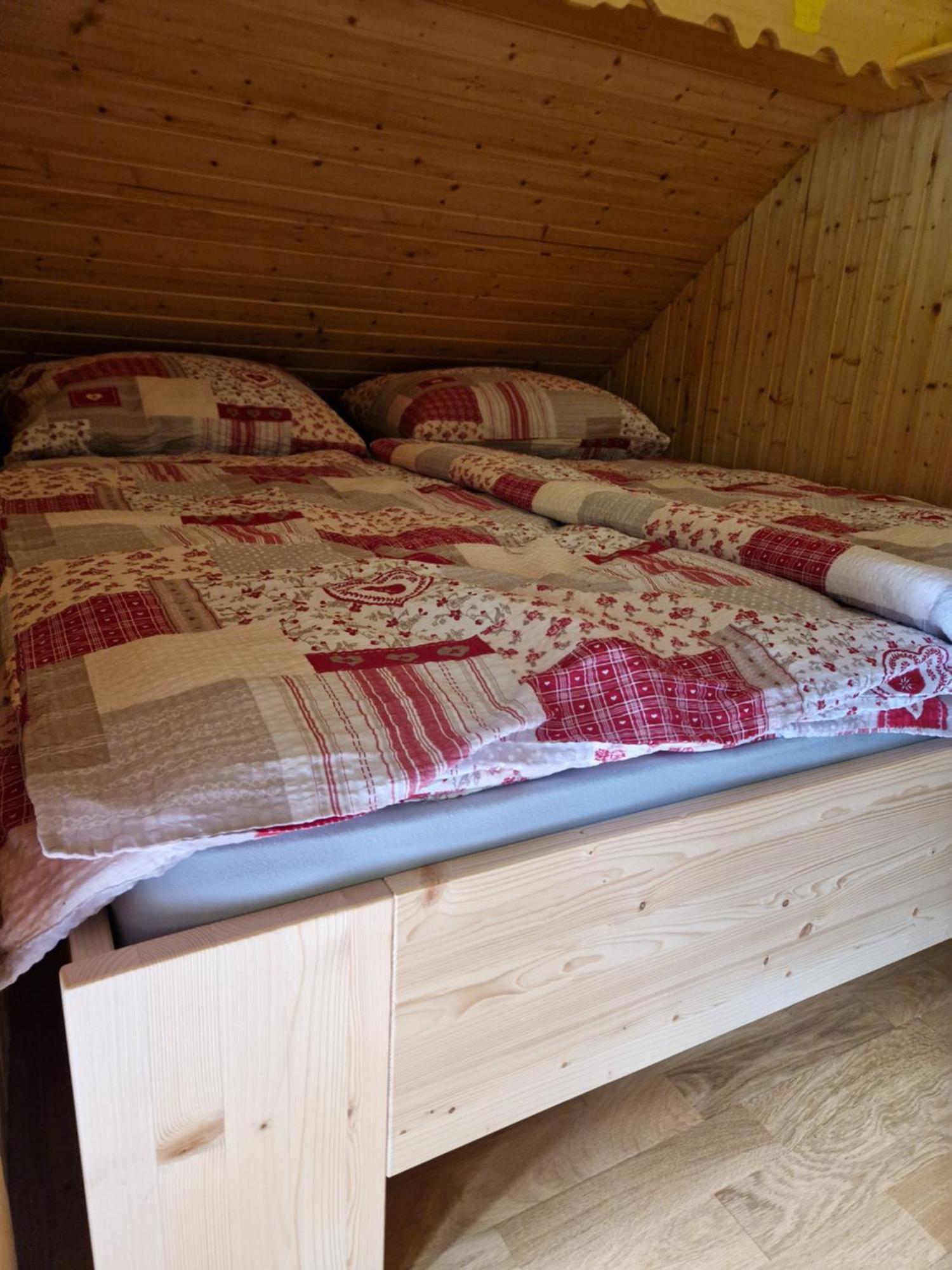 Koca V Gozdu, Forest House Near Блед Екстериор снимка