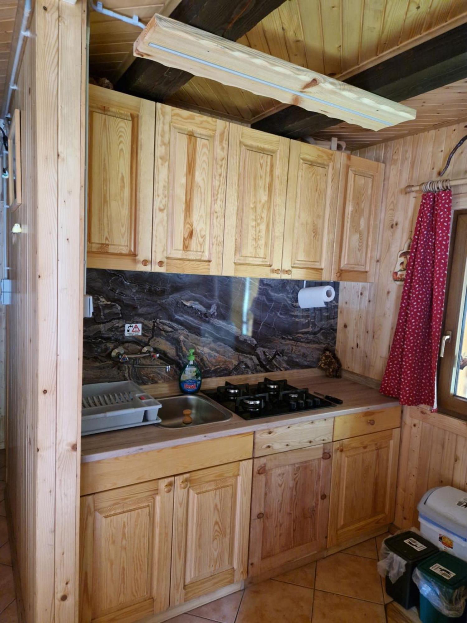 Koca V Gozdu, Forest House Near Блед Стая снимка